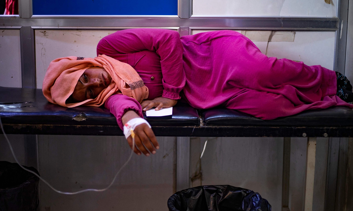 A woman suffering from cholera receives treatment at the Al-Kasrah hospital in Syria's eastern province of Deir Ezzor, on September 17, 2022.Photo: VCG