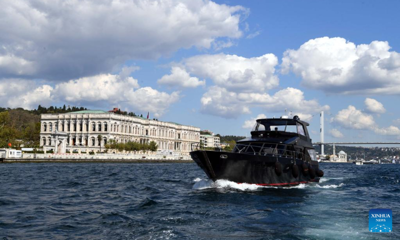 Tourists take a boat tour in Bosporus Strait in Istanbul, Türkiye, Sept. 24, 2022. (Xinhua/Shadati)