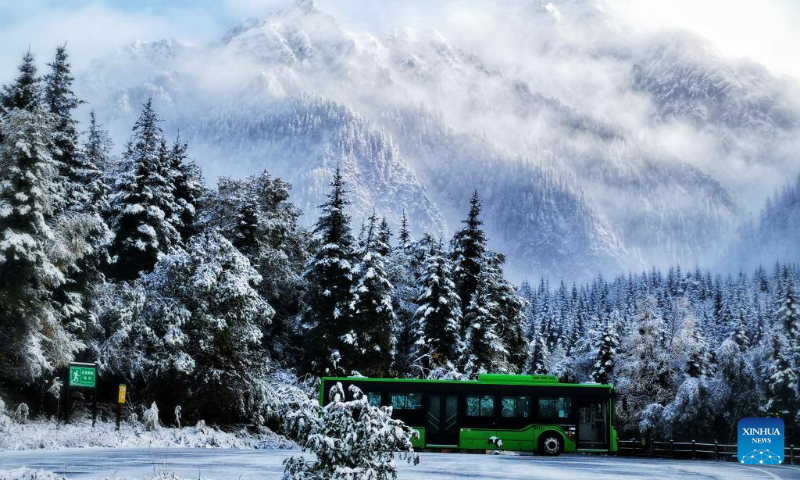 Photo taken on Oct. 7, 2022 shows a view of the Jiuzhaigou scenic area after snow in southwest China's Sichuan Province. (Photo by Liang Feng/Xinhua)