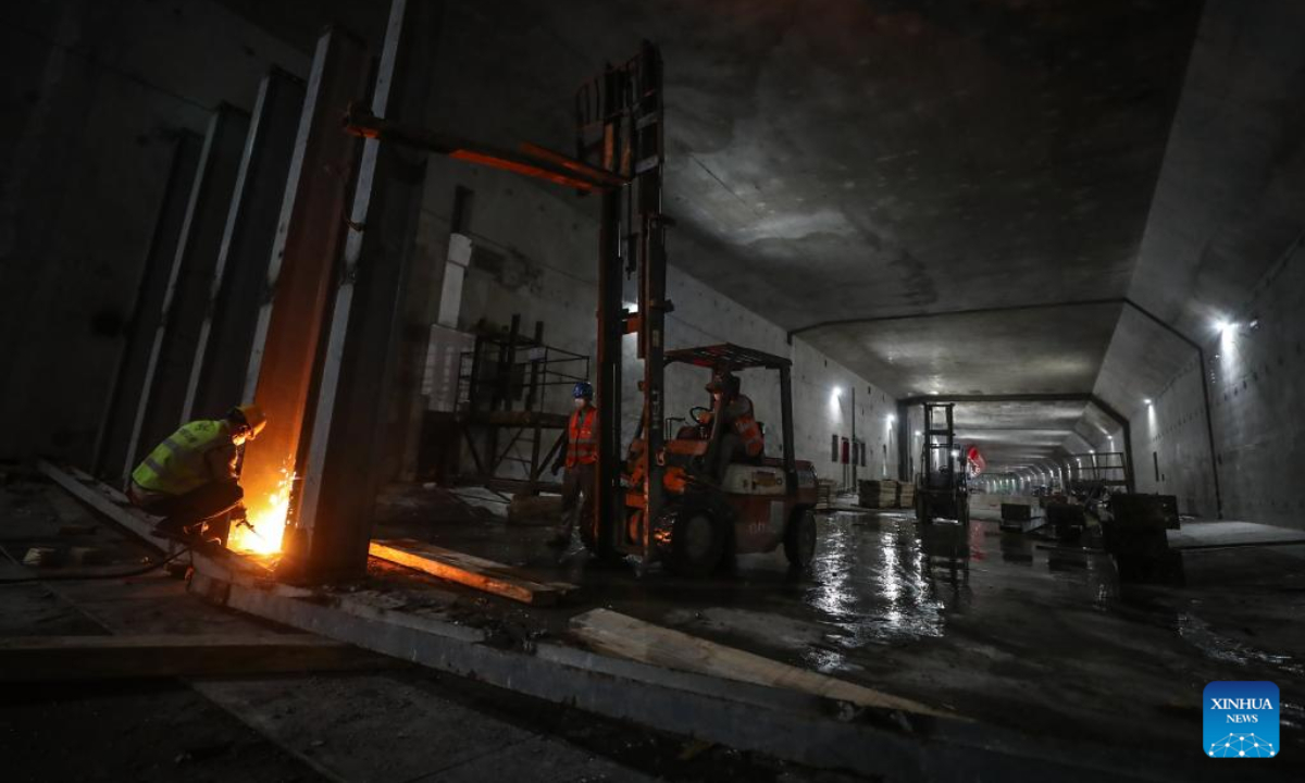 Workers work at the construction site of an undersea tunnel in Dalian Bay, northeast China's Liaoning Province, Sep 29, 2022. Photo:Xinhua