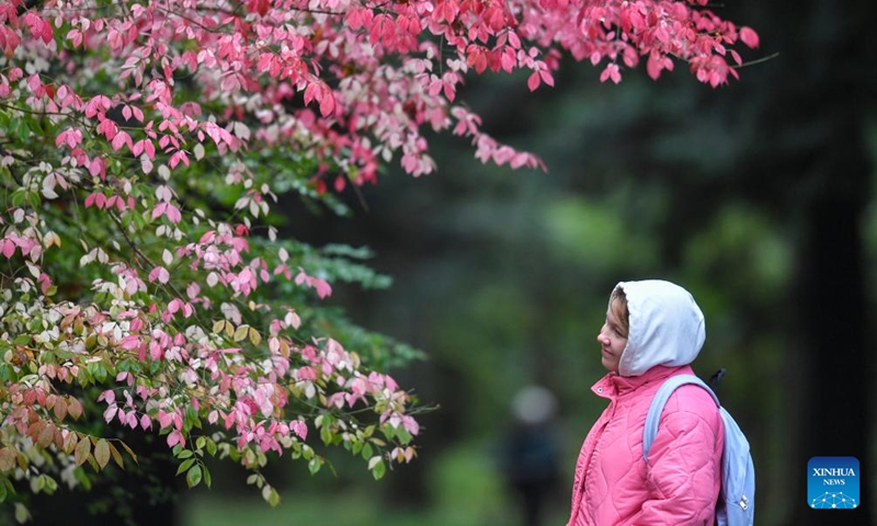 A woman visits a park in Moscow, Russia, on Sept. 25, 2022.Photo:Xinhua