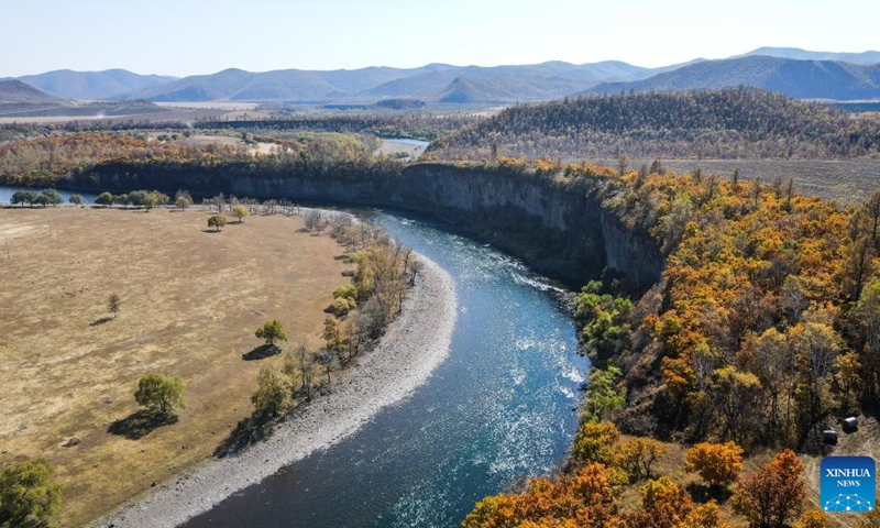 Aerial photo taken on Sept. 27, 2022 shows autumn scenery at Shidawan scenic spot in Chaihe Town, Zhalantun City of north China's Inner Mongolia Autonomous Region.(Photo: Xinhua)