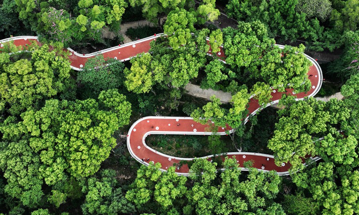 Aerial photo taken on Oct. 1, 2022 shows the scenery at Jinjishan Park in Fuzhou, southeast China's Fujian Province. (Xinhua/Wei Peiquan)