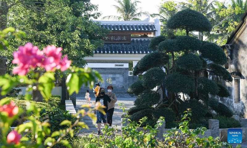 Tourists visit Liuke Village of Boao Town in Qionghai, south China's Hainan Province, Oct. 2, 2022.Photo:Xinhua