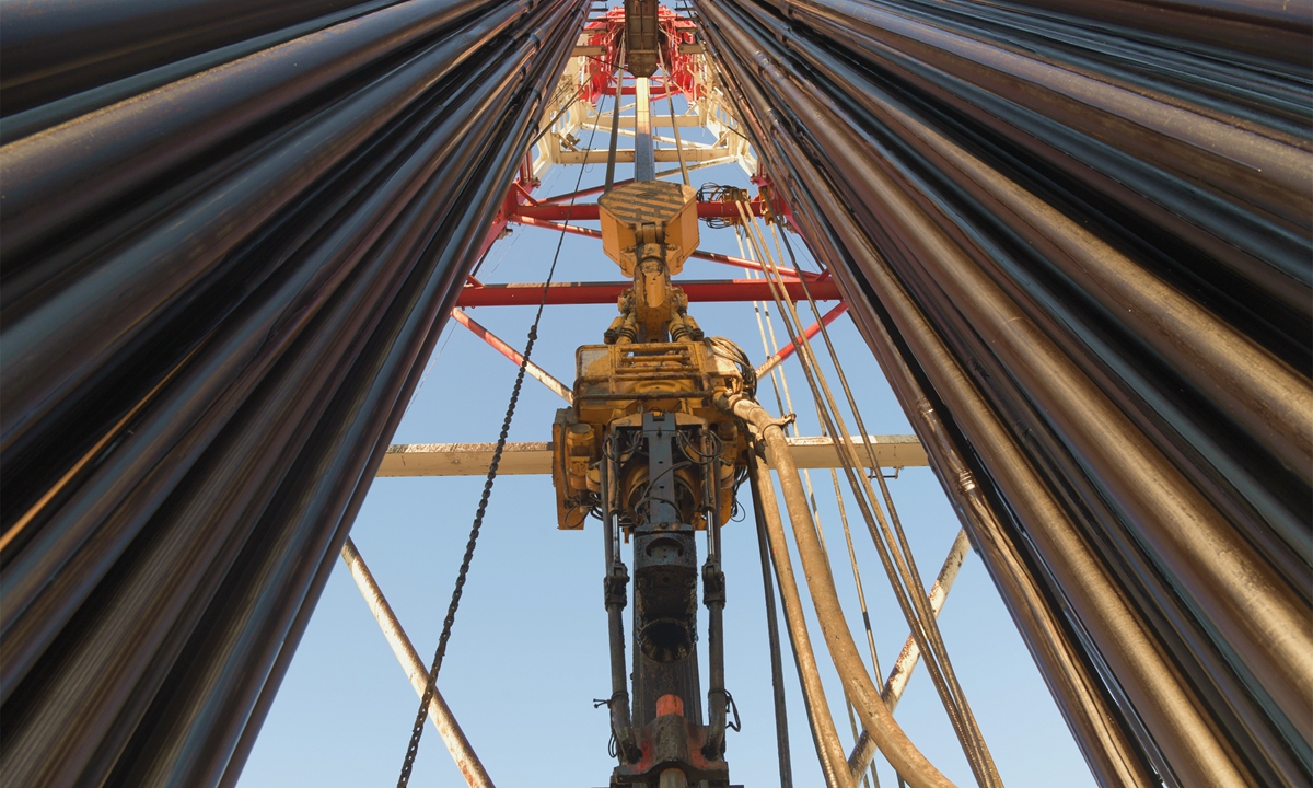 Oil workers drill a well at a depth of 6,006 meters in Karamay, Northwest China's Xinjiang region, on October 12, 2022. As of September 30, the total length of wells drilled in the past decade by the subsidiary of China National Petroleum Corp was 7.1 million meters, equivalent to the height of 803 Mount Qomolangmas. Photo: cnsphoto