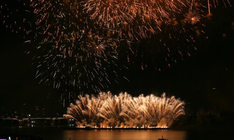 Fireworks illuminate the sky during the 2022 Seoul International Fireworks Festival in Seoul, South Korea, Oct. 8, 2022.(Photo: Xinhua)