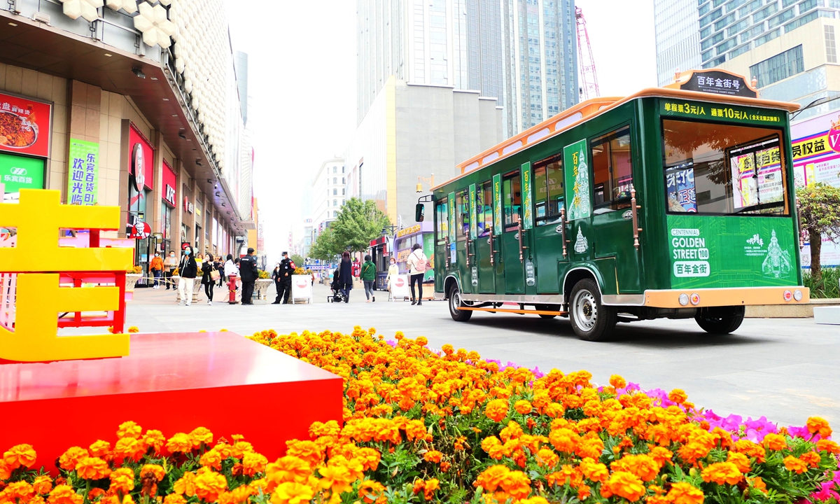 A vintage trolley car operates in North China's Tianjin Municipality on October 12, 2022. Photo: IC