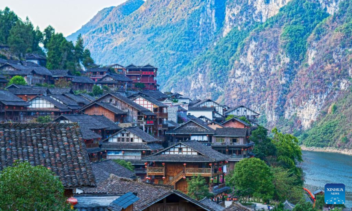 This photo taken on Oct 4, 2022 shows the autumn scenery at Gongtan Ancient Town in Tujia-Miao Autonomous County of Youyang, southwest China's Chongqing. Photo:Xinhua