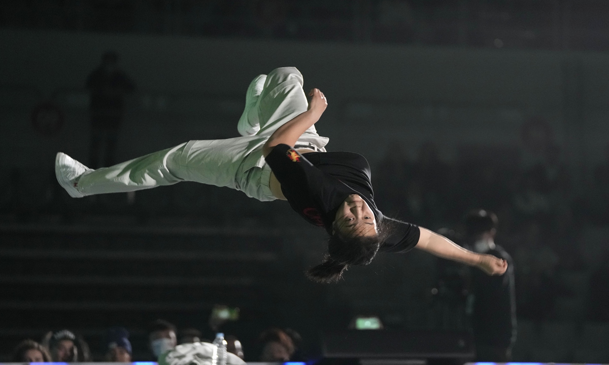 Liu Qingyi of China, known as B-Girl 671, competes against Ami Yuasa of Japan, known as B-Girl Ami during the final event of the 2022 World Breaking Championships in Seoul, South Korea on October 22, 2022. Photo: VCG