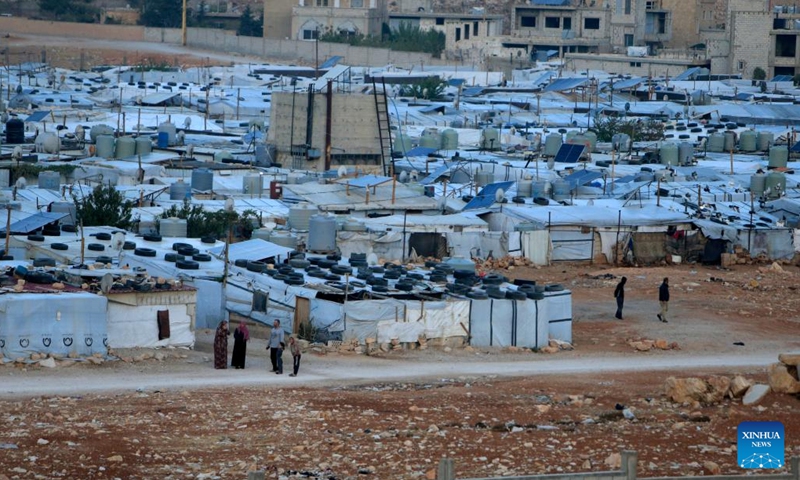 A displaced Syrians' camp is seen in the town of Arsal, Lebanon, on Oct. 26, 2022. Around 500,000 Syrian refugees have registered for their voluntary return from Lebanon to their homeland, and Lebanon on Tuesday called on the international community and donors to facilitate their forthcoming homeward return, the National News Agency reported.(Photo: Xinhua)