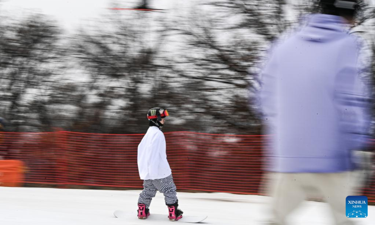 Skiers enjoy the sport at Miaoxiang Mountain Ski Resort in Changchun, capital of northeast China's Jilin Province, Nov 11, 2022. Photo:Xinhua