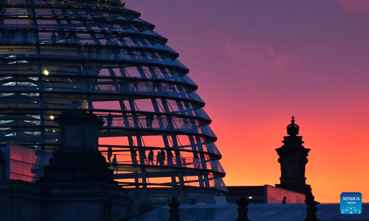 Photo taken on Nov 4, 2022 shows the German Bundestag in the glow of the sunset in Berlin, capital of Germany. Photo:Xinhua