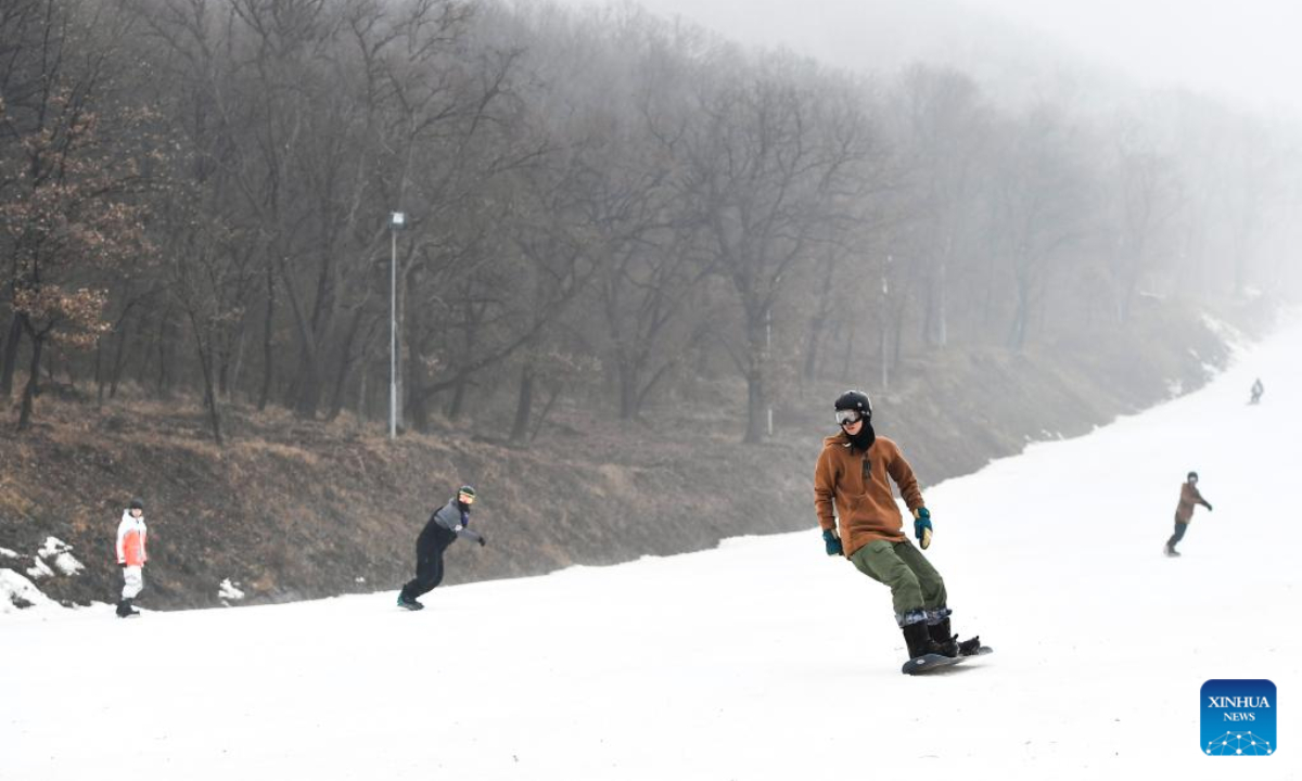 Skiers enjoy the sport at Miaoxiang Mountain Ski Resort in Changchun, capital of northeast China's Jilin Province, Nov 11, 2022. Photo:Xinhua