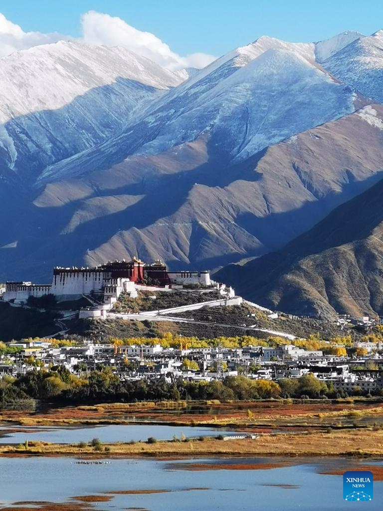 This photo taken on Oct. 29, 2022 shows the autumn view of Potala Palace in Lhasa, southwest China's Tibet Autonomous Region. Photo: Xinhua