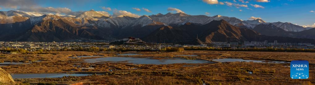 This photo taken on Oct. 29, 2022 shows the autumn view of Potala Palace in Lhasa, southwest China's Tibet Autonomous Region. Photo: Xinhua