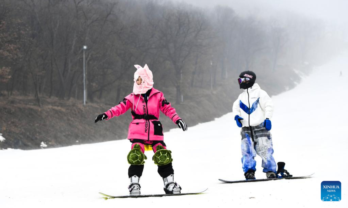 Skiers enjoy the sport at Miaoxiang Mountain Ski Resort in Changchun, capital of northeast China's Jilin Province, Nov 11, 2022. Photo:Xinhua