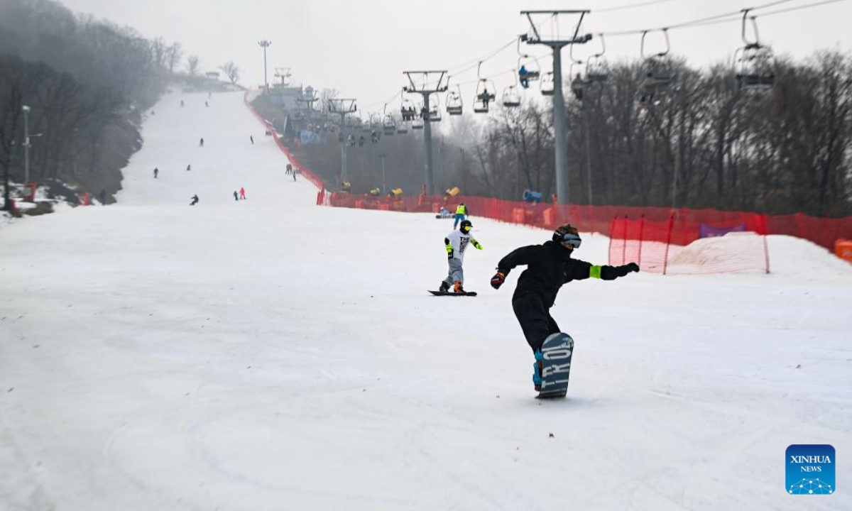 Skiers enjoy the sport at Miaoxiang Mountain Ski Resort in Changchun, capital of northeast China's Jilin Province, Nov 11, 2022. Photo:Xinhua