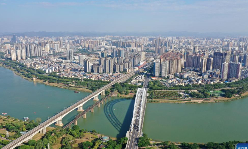 This aerial photo taken on Nov. 4, 2022 shows a cityscape on the banks of the Yongjiang River in Nanning, south China's Guangxi Zhuang Autonomous Region. Photo: Xinhua