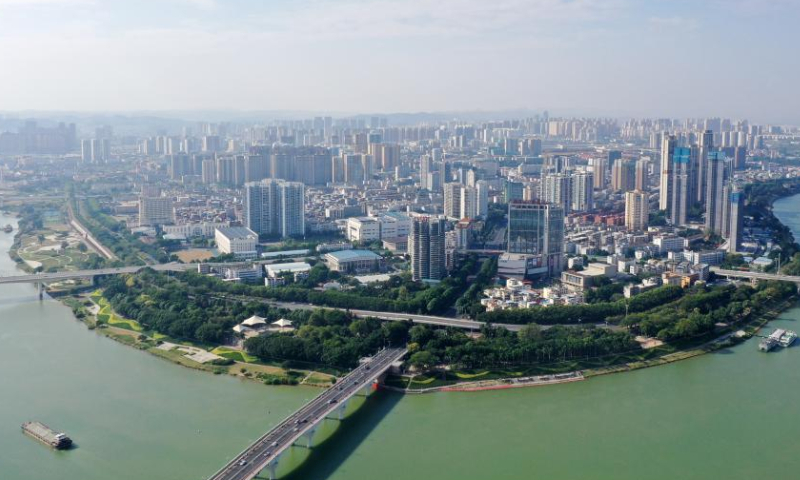 This aerial photo taken on Nov. 4, 2022 shows a cityscape on the banks of the Yongjiang River in Nanning, south China's Guangxi Zhuang Autonomous Region. Photo: Xinhua