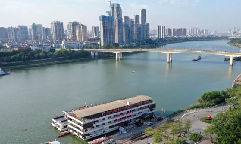 This aerial photo taken on Nov. 4, 2022 shows a cityscape on the banks of the Yongjiang River in Nanning, south China's Guangxi Zhuang Autonomous Region. Photo: Xinhua