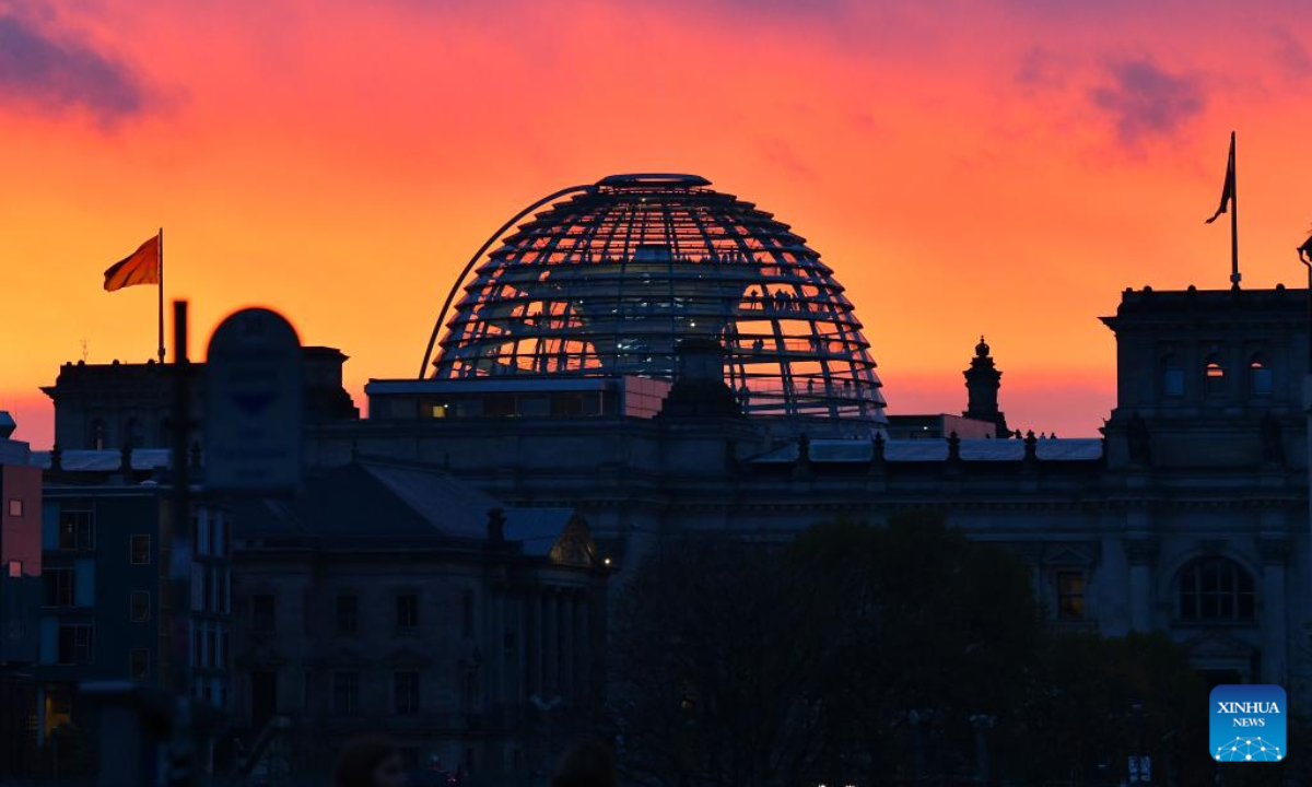 Photo taken on Nov 4, 2022 shows the German Bundestag in the glow of the sunset in Berlin, capital of Germany. Photo:Xinhua