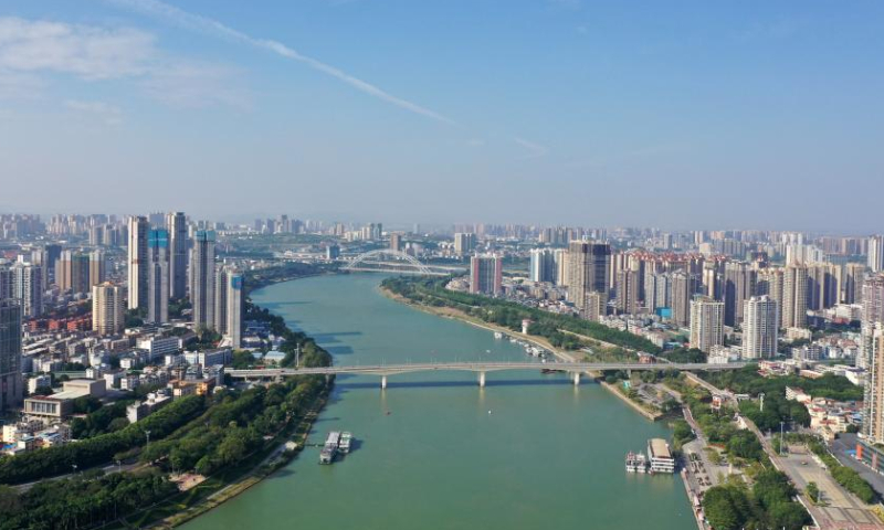 This aerial photo taken on Nov. 4, 2022 shows a cityscape on the banks of the Yongjiang River in Nanning, south China's Guangxi Zhuang Autonomous Region. Photo: Xinhua