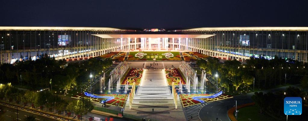 This photo taken on Nov. 5, 2022 shows a night view of the National Exhibition and Convention Center (Shanghai), where the fifth China International Import Expo (CIIE) is taking place, in east China's Shanghai. Photo: Xinhua