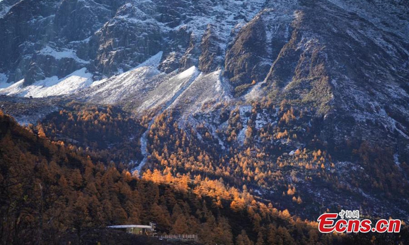 Known for its blue sky, snow mountains, lakes and glaciers, the Daocheng Yading Nature Reserve, dubbed the last Shangri-la, forms a unique landscape and natural beauty in Ganzi Tibetan Autonomous Prefecture, southwest China's Sichuan Province, Nov. 7, 2022. (Photo: China News Service/Xiao Rong)

