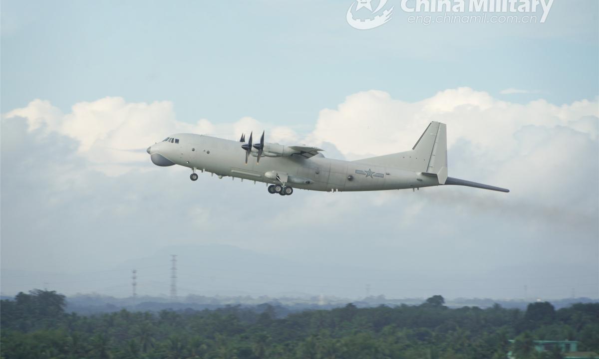 An anti-submarine patrol aircraft attached to an aviation regiment of the naval force under the PLA Southern Theater Command soars into the sky for flight training, which involves multiple subjects including maritime security patrol, fast takeoff and landing and anti-submarine flight, on November 27, 2022. Photo:China Military