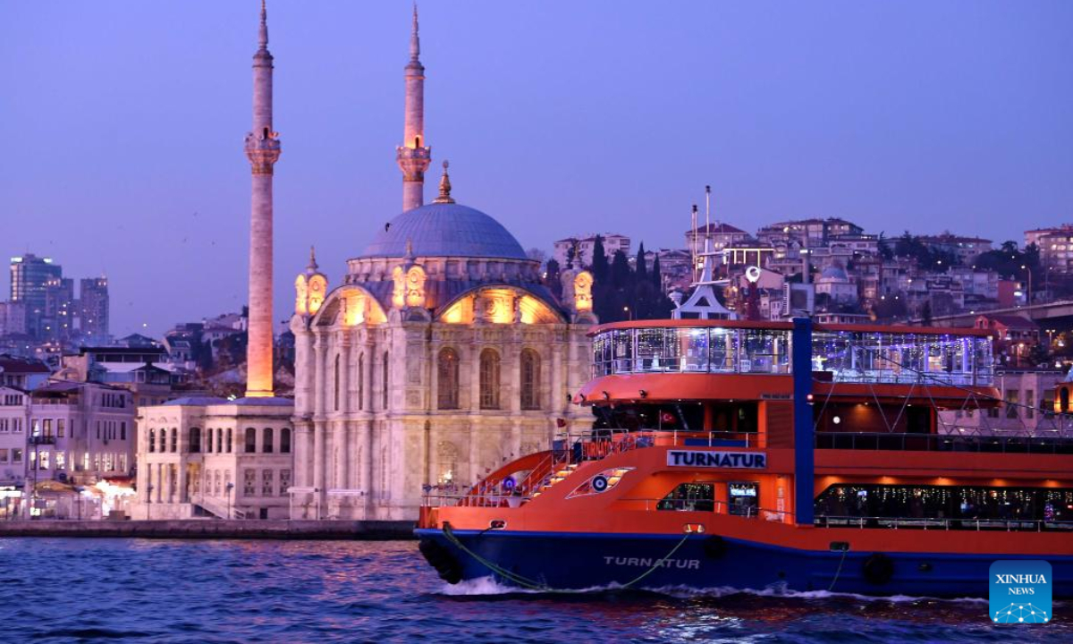 Visitors take a ferry at the Bosporus Strait in Istanbul, Türkiye, Dec 22, 2022. Photo:Xinhua