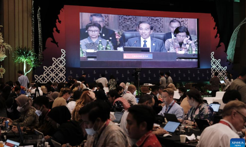 Journalists work at the media center for the 17th Group of 20 (G20) Summit in Bali, Indonesia, Nov. 15, 2022. The G20 summit kicked off here on Tuesday, with issues pertaining to world economic recovery, world health systems and climate change taking the center stage. Photo: Xinhua