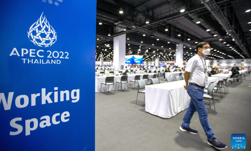 A staff member walks at the media center of APEC 2022 in Bangkok, Thailand, Nov. 14, 2022. The 29th Asia-Pacific Economic Cooperation (APEC) Economic Leaders' Meeting will be held in Bangkok, Thailand, on Nov. 18-19. Photo: Xinhua