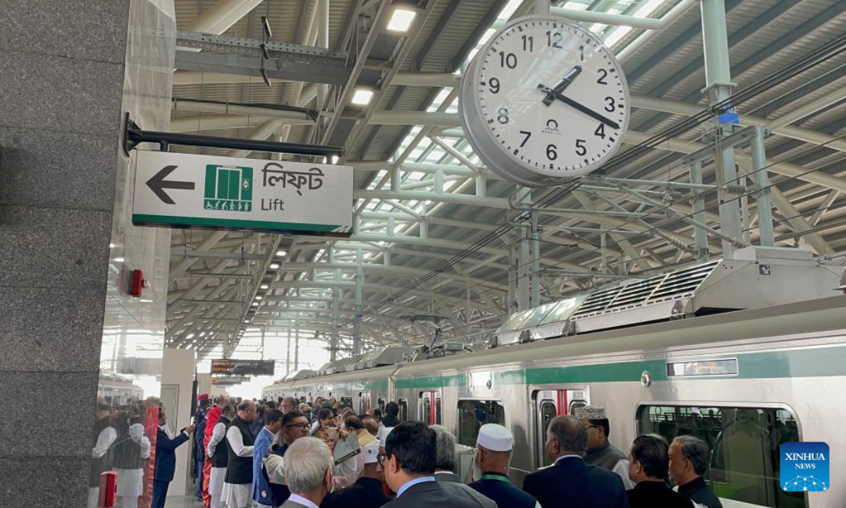 This photo taken with a cellphone on Dec 28, 2022 shows a platform of Mass Rapid Transit (MRT Line)-6 in Dhaka, Bangladesh. Bangladesh's first-ever metro began commercial operations Wednesday, setting a milestone in the country's transportation history. Photo:Xinhua