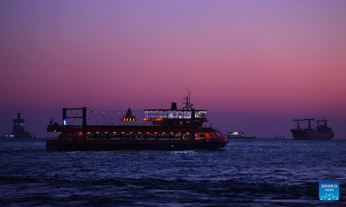 Visitors take a ferry at the Bosporus Strait in Istanbul, Türkiye, Dec 22, 2022. Photo:Xinhua