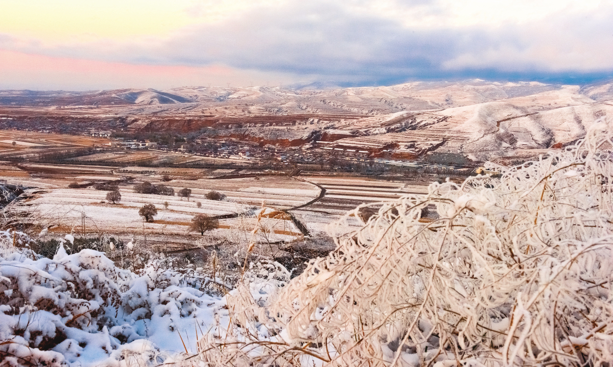 Xinzhou, North China’s Shanxi Province, sees its first snowfall in winter on November 22, 2022. Photo: IC 