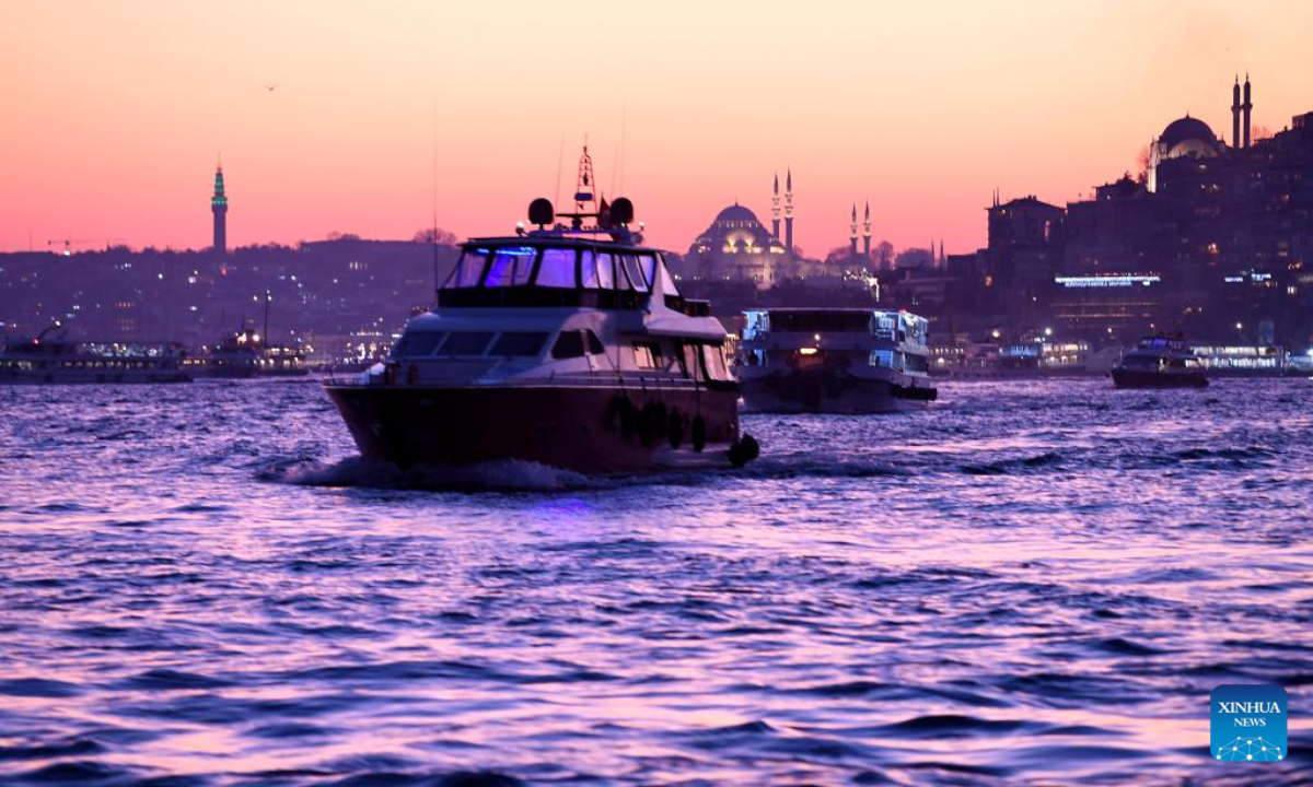 Visitors take a ferry at the Bosporus Strait in Istanbul, Türkiye, Dec 22, 2022. Photo:Xinhua