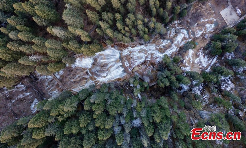 Aerial view shows the Zhaga waterfall in Munigou Valley in Songpan County, Aba Tibetan and Qiang Autonomous Prefecture, southwest China's Sichuan Province, Nov. 16, 2022. (Photo provided to China News Service)