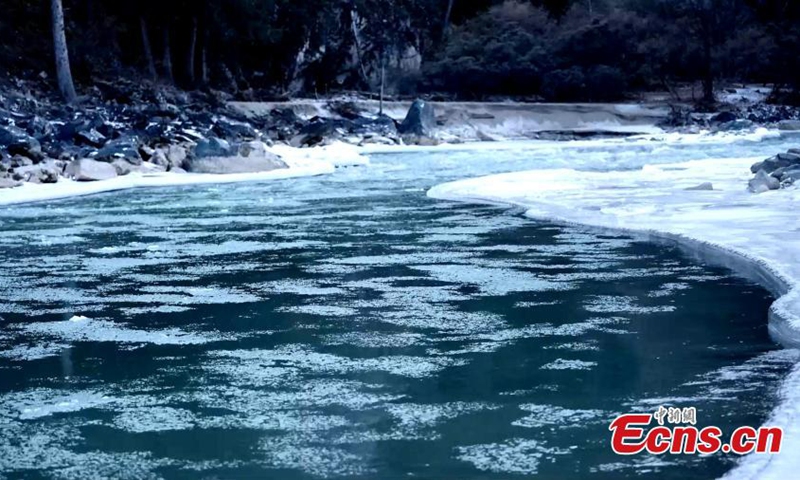 Clusters of ice drift in waters of Heihe gorge in Qilian County, Haibei Tibetan Autonomous Prefecture, northwest China's Qinghai Province. The Heihe River is the second largest inland river in China and the Heihe Grand Canyon in this scenic spot is the third largest canyon in the world. (Photo: China News Service/Bao Lei)