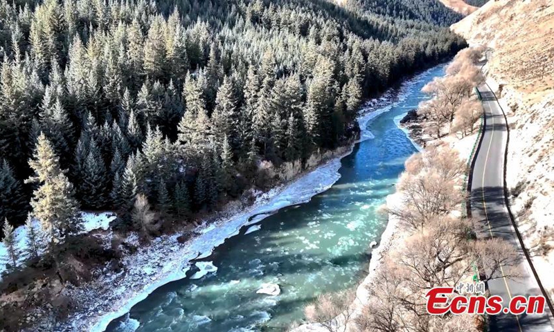 Clusters of ice drift in waters of Heihe gorge in Qilian County, Haibei Tibetan Autonomous Prefecture, northwest China's Qinghai Province. The Heihe River is the second largest inland river in China and the Heihe Grand Canyon in this scenic spot is the third largest canyon in the world. (Photo: China News Service/Bao Lei)