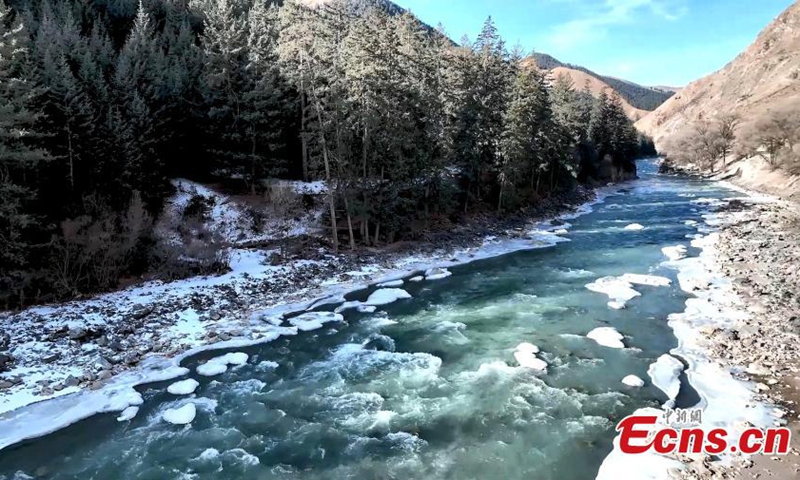 Clusters of ice drift in waters of Heihe gorge in Qilian County, Haibei Tibetan Autonomous Prefecture, northwest China's Qinghai Province. The Heihe River is the second largest inland river in China and the Heihe Grand Canyon in this scenic spot is the third largest canyon in the world. (Photo: China News Service/Bao Lei)