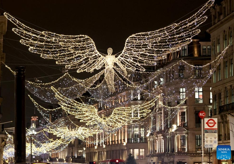 Christmas lights are seen in central London, Britain, on Nov. 29, 2022. (Xinhua/Li Ying)