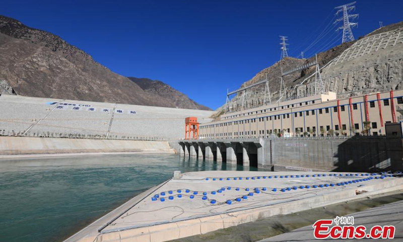 Photo taken on Nov. 30, 2022 shows the Suwalong Hydropower station at the upstream of the Jinshajiang River at the intersection of the Mangkam County of southwest China's Tibet Autonomous Region and the Batang County of southwest China's Sichuan Province. All four generators were put into operation with an overall capacity of 1.2 million kilowatt/hours on Wednesday. (Photo: China News Service/Wang Lei) 


