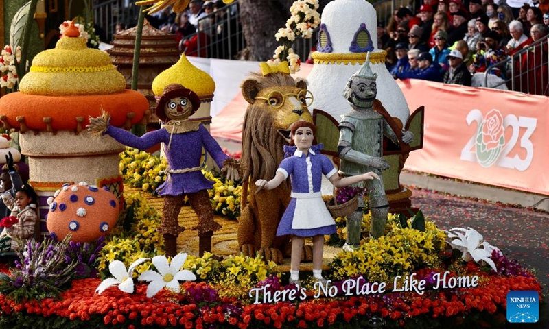 A float moves along Colorado Boulevard during the 134th Rose Parade in Pasadena, California, the United States, on Jan. 2, 2023. Tens of thousands of people lined the streets Monday to watch the 134th Rose Parade, the most famous annual celebration event for the New Year in Southern California. Photo: Xinhua