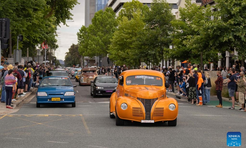 Cars take part in a city cruise during the Summernats car festival in Canberra, Australia, Jan. 5, 2023. The 35th Summernats car festival kicked off here on Thursday.(Photo: Xinhua)