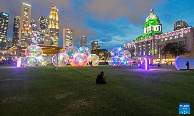 People view light installations during a media preview of the Light to Night Festival at Singapore's Civic District, Jan. 4, 2023. The Light to Night Festival will be held from Jan. 6 to 26 in various locations in the Civic District.(Photo: Xinhua)