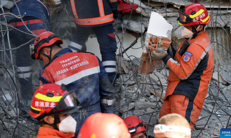 Members of the China Search and Rescue Team carry out rescue operation on earthquake debris in Antakya in the southern province of Hatay, Türkiye, Feb. 12, 2023. Photo: Xinhua