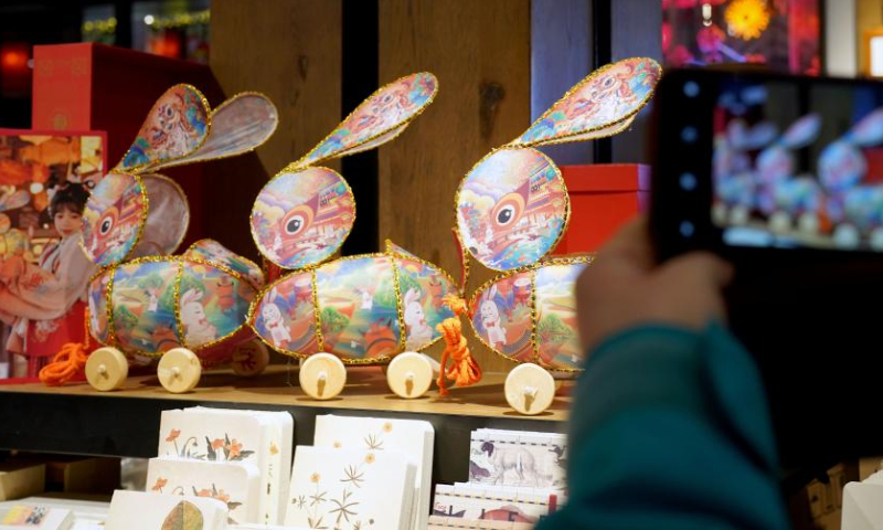 This photo taken on Feb. 3, 2023 shows lanterns in the shape of rabbits at a store in Yuyuan Garden, east China's Shanghai. The Lantern Festival, the 15th day of the first month of the Chinese lunar calendar, falls on Feb. 5 this year. Various activities were held at Yuyuan Garden to welcome the upcoming festival. Photo: Xinhua