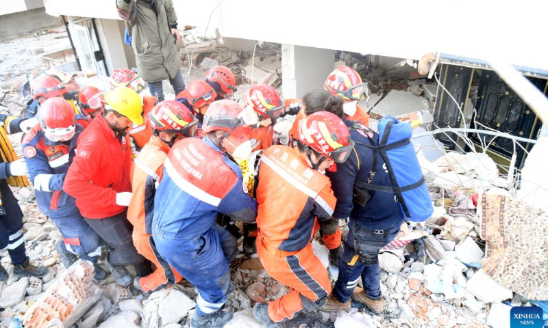 Members of the China Search and Rescue Team transfer an earthquake survivor in Antakya in the southern province of Hatay, Türkiye, Feb. 12, 2023. Photo: Xinhua