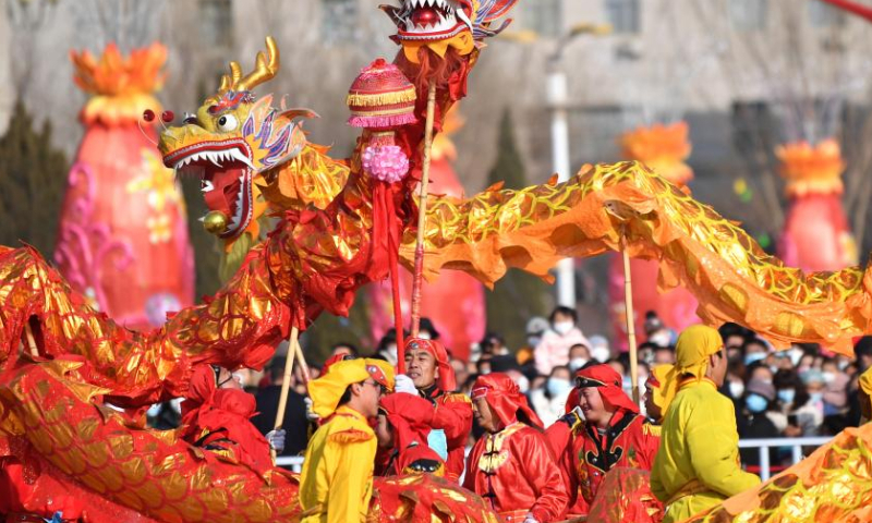 People perform dragon dance in Baiyin, northwest China's Gansu Province, Feb. 5, 2023. People celebrate the Lantern Festival, the 15th day of the first month of the Chinese lunar calendar, with various traditional customs across the country. Photo: Xinhua