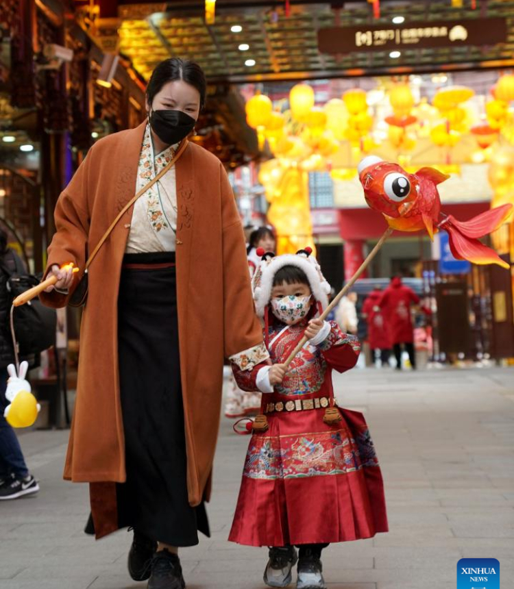 People visit Yuyuan Garden in east China's Shanghai, Feb. 3, 2023. The Lantern Festival, the 15th day of the first month of the Chinese lunar calendar, falls on Feb. 5 this year. Various activities were held at Yuyuan Garden to welcome the upcoming festival. Photo: Xinhua